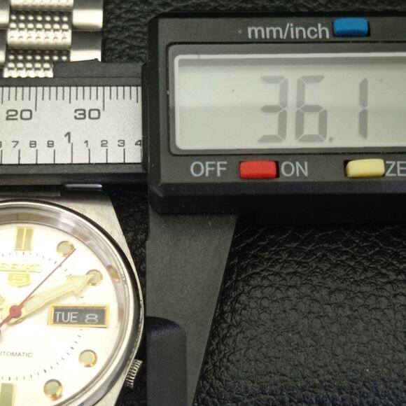 Vintage 1972 Seiko Automatic Mens Silver Watch W/daydate & Gold accents - Picture 7 of 9